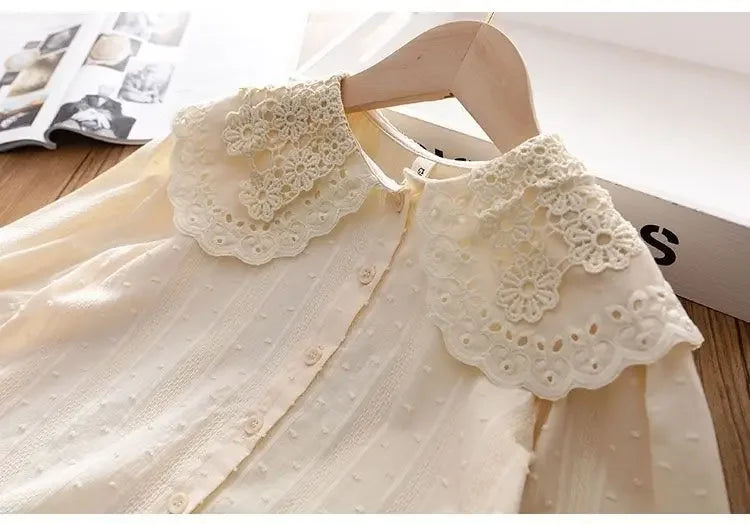 Blouses Girl Undershirt Shirt Baby Lace Korean Shirt Fashion Children Cotton Tops 2024 Turn Down Collar Button Sweet