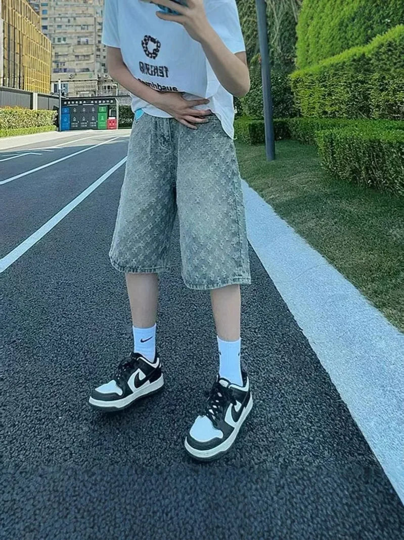 2025 American style new denim shorts for men in summer, loose straight tube, perforated jacquard, high-end feeling, five point