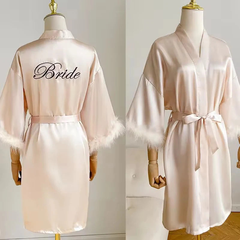 White Bride Wedding Robe with Feathers Women Satin Peignoir Sexy Bridesmids Kimono Gowns Short Bathrobe Bridal Intimate Lingerie