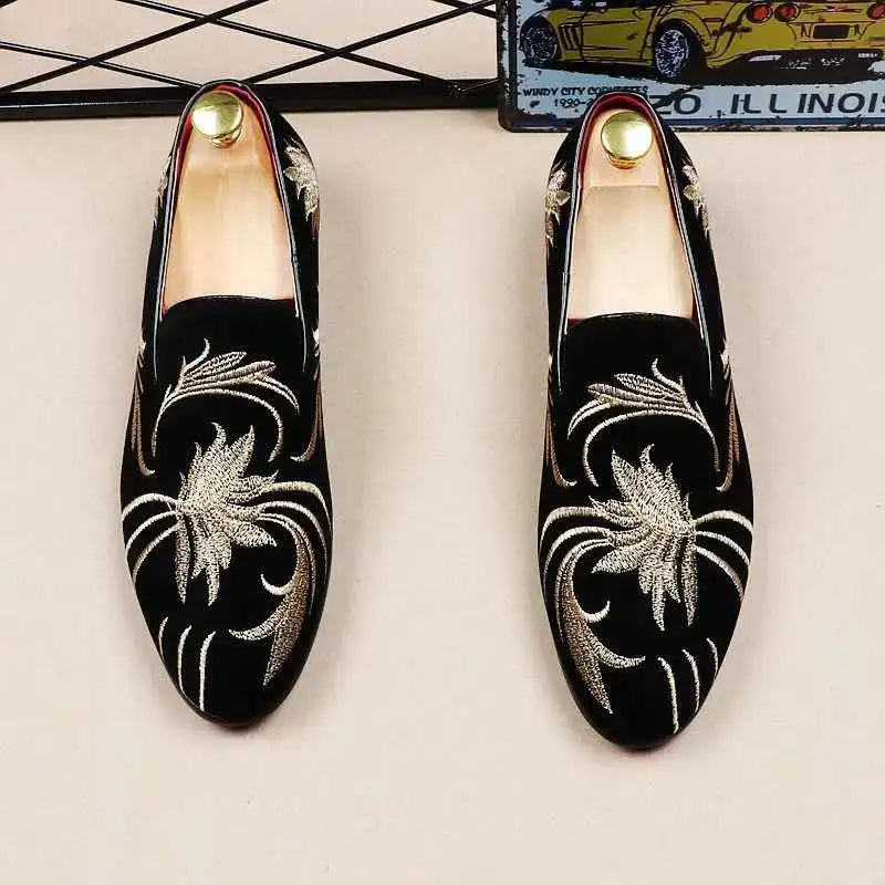High End Men Casual Shoes New Fashion Embroidery Loafers for Man Luxury Banquet Wedding Shoes Italy Designer Shoe Zapatos Hombre