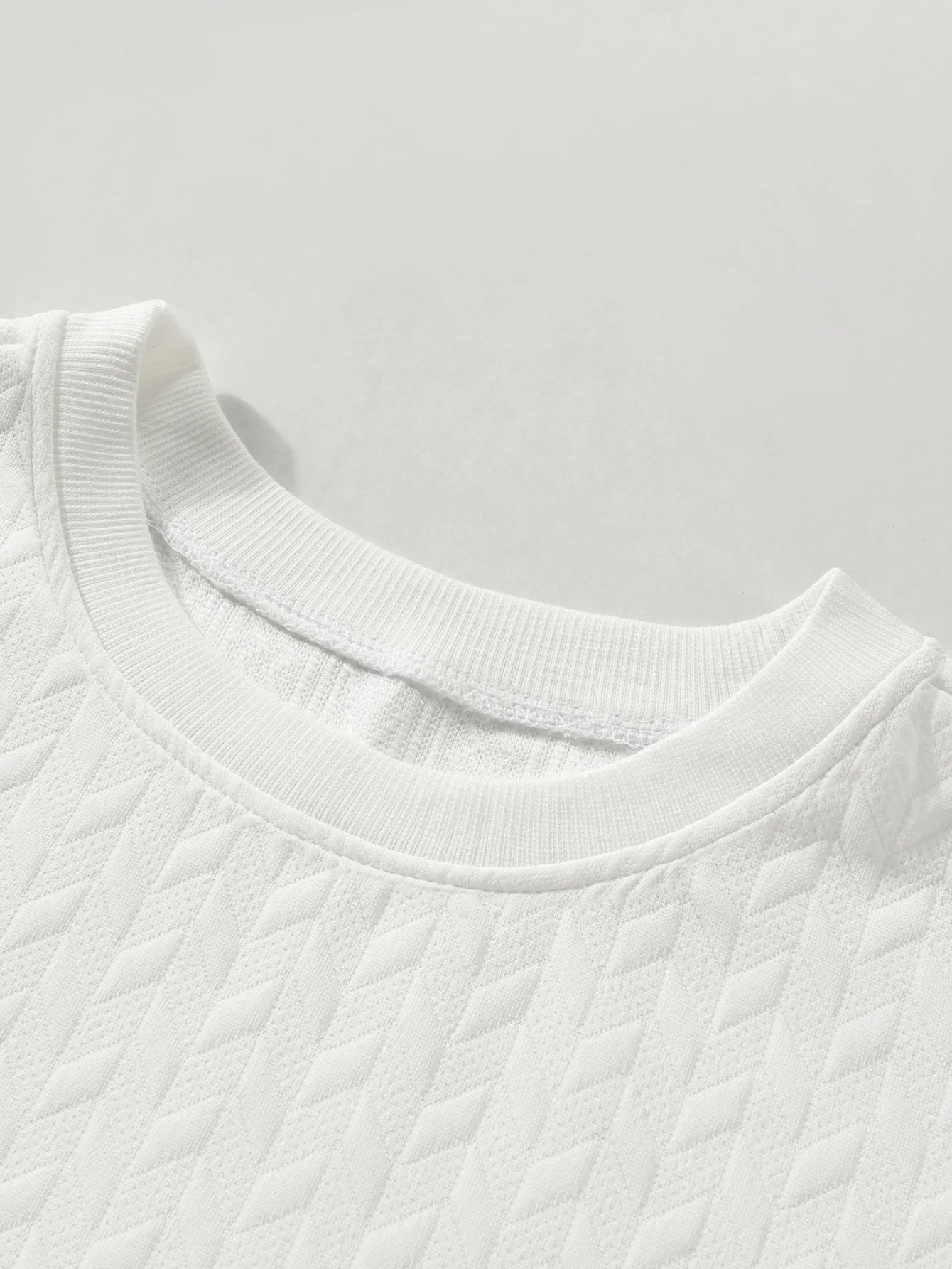Men's Summer round Neck Casual Set Breathable Comfortable Clothing Lightweight Air-permeable Fabric for Hot Weather