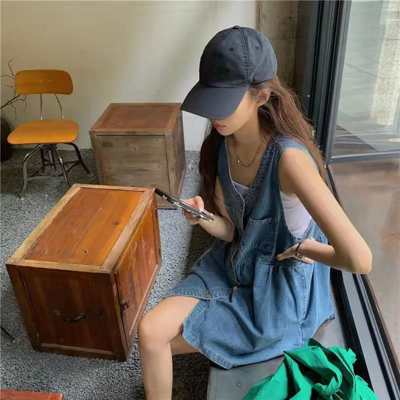 Women Sleeveless Denim Dresses Harajuku Loose Single-Breasted V-Neck Dress Woman 2025 Summer New Pocket Beach Sling Jean Dress