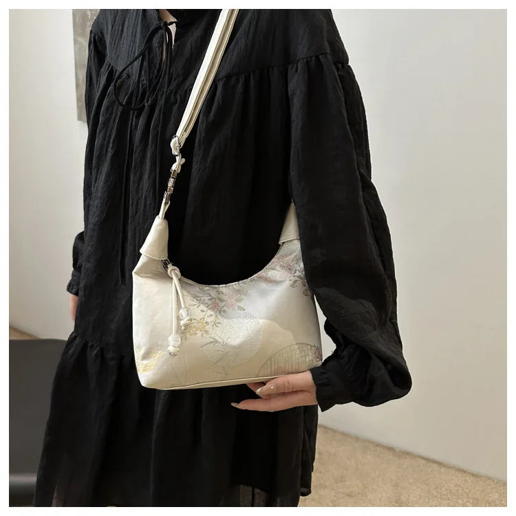 Designer Luxury Bags Woman Sweet Embroidery Shoulder Bag Nylon Texture Pearl Pendant Crossbody Handbag Bucket Handbag Women Girl