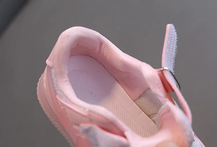 Spring Child Sneaker New Fashion Comfort Girl Shoe Versatile Soft Sole LED Light Girl Shoe Cute Anti Slip Exquisite Casual Shoes