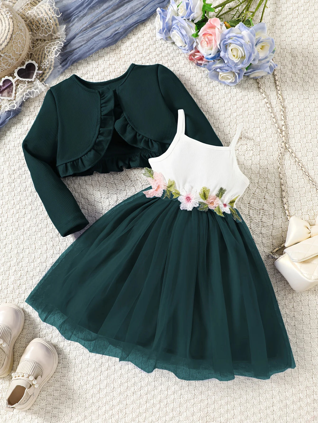 Girls Casual Fashion Knitted 2-Piece Suit Suspender Dress Suit Ruffled Jacket Suspender Flower Embroidery Dress Suit Holiday Party Gift Suitable for Girls Aged 2-8 Years Old