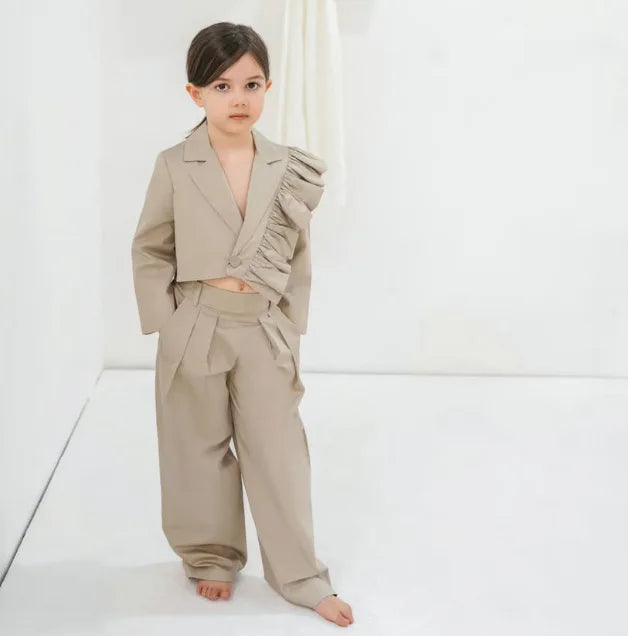 Girls Skirt 2025 Spring and Autumn New Childrens Clothing Girls Baby Fashion Unilateral Lace Casual Trousers Two Sets Simple