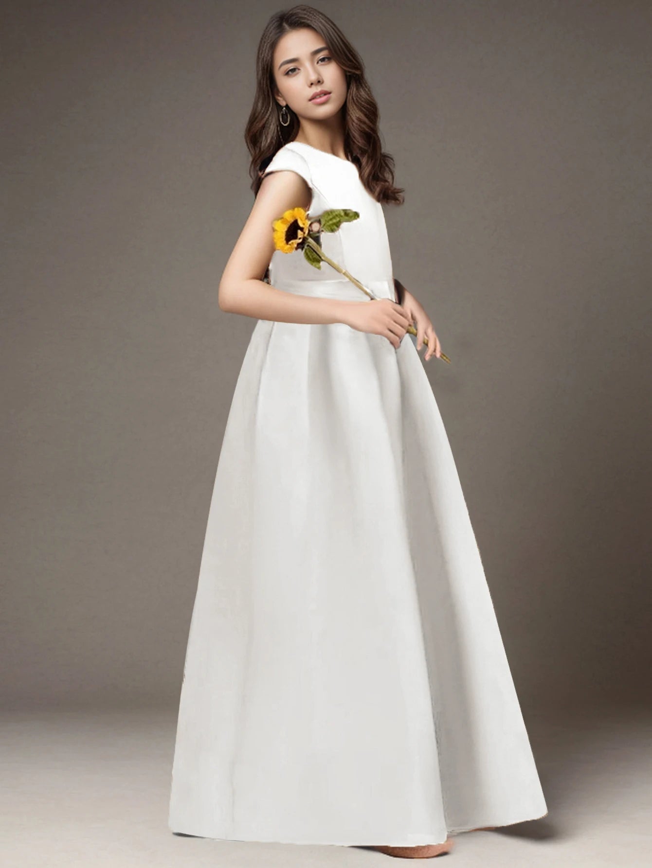 Teen Girl White Long Dress for Birthday Party Performance Featuring Elegant Evening Gown